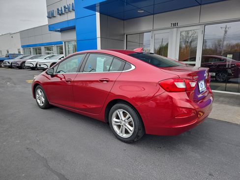 Certified 2018 Chevrolet Cruze LT w/ Convenience Package image 3