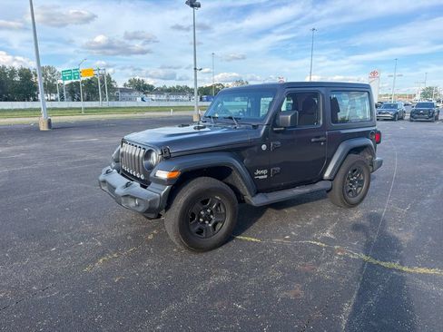 Used 2018 Jeep Wrangler Sport AWD/4WD image 5