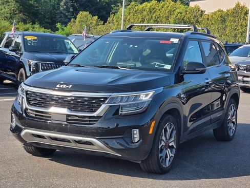 Used 2023 Kia Seltos SX w/ SX Sunroof Package AWD/4WD image 7