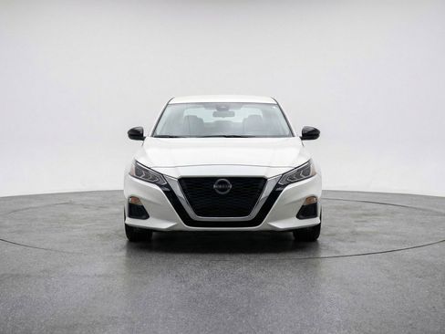 Used 2025 Nissan Altima 2.5 SV image 2