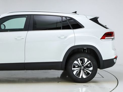 New 2026 Volkswagen Atlas Cross Sport SE image 4