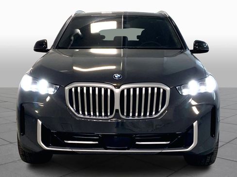 New 2026 BMW X5 xDrive50e image 3