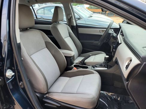 Used 2018 Toyota Corolla LE w/ Carpet Mat Package (TMS) FWD image 29