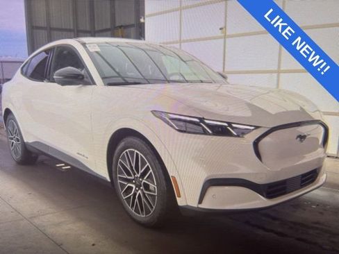 Used 2025 Ford Mustang Mach-E Premium image 5