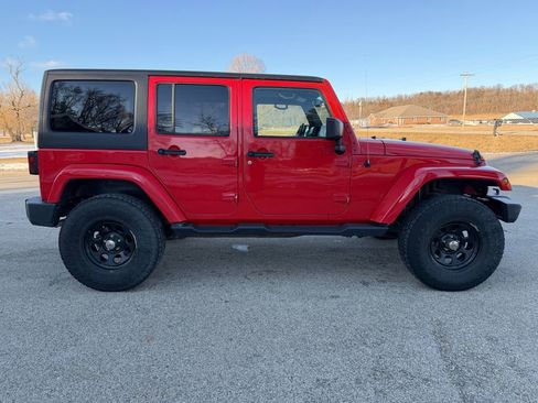 Used 2018 Jeep Wrangler Unlimited Sahara w/ Connectivity Group image 5
