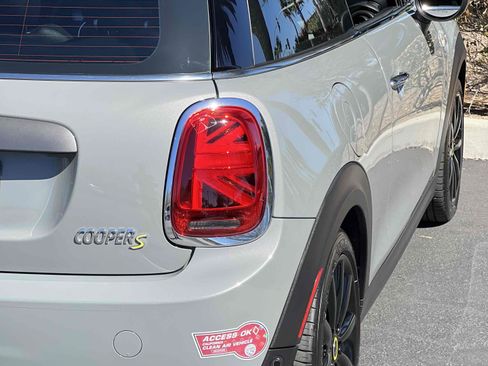 Used 2021 MINI Cooper SE w/ 6.5" Touchscreen Package FWD image 42