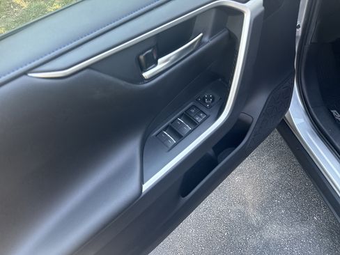 Used 2020 Toyota RAV4 XSE w/ Protection Package AWD/4WD image 15