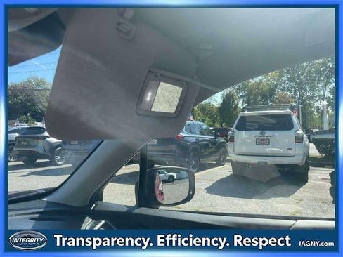 Used 2023 Subaru Forester Premium image 33