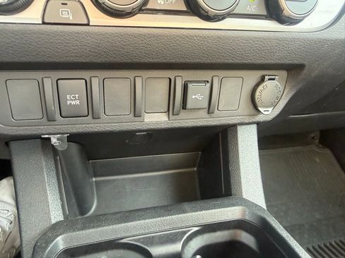 Used 2023 Toyota Tacoma SR AWD/4WD image 20