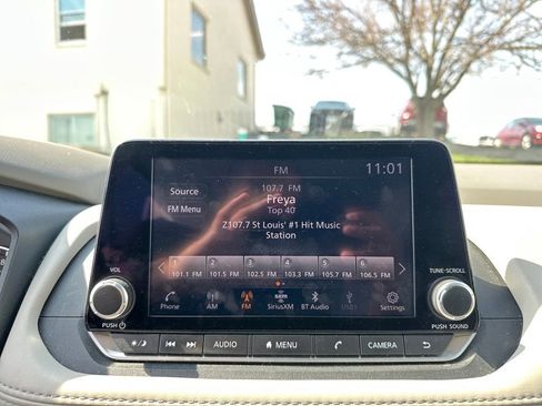 Used 2023 Nissan Rogue SL image 17