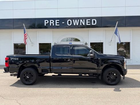 Used 2024 Ford F350 XLT w/ Black Appearance Package AWD/4WD image 4