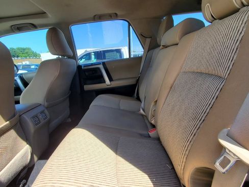 Used 2011 Toyota 4Runner SR5 w/ Convenience Pkg AWD/4WD image 5
