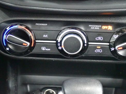 Used 2024 Kia Soul LX w/ Option Group 015 FWD image 27