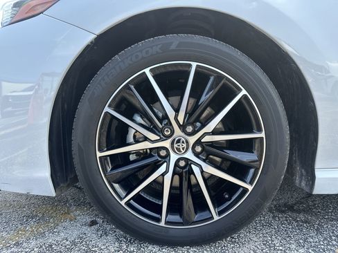 Used 2024 Toyota Camry SE w/ Convenience Package FWD image 18