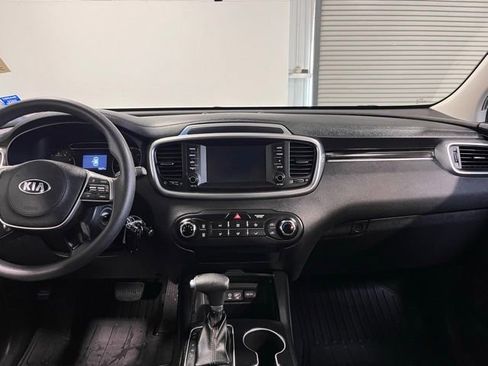Used 2020 Kia Sorento AWD V6 image 20