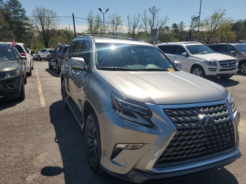 Used 2021 Lexus GX 460 Luxury w/ Sport Design Package image 4