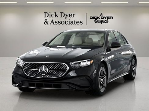 Used 2025 Mercedes-Benz E 350 Sedan image 31