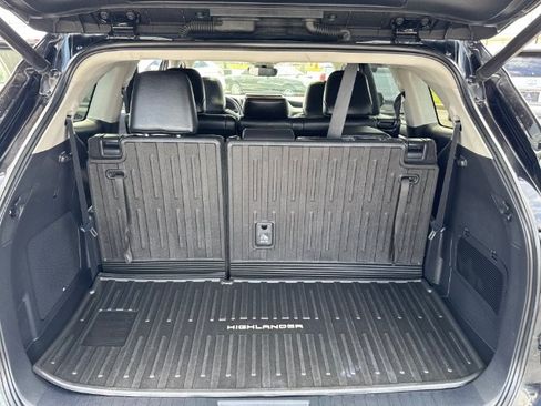 Used 2022 Toyota Highlander Limited AWD/4WD image 12
