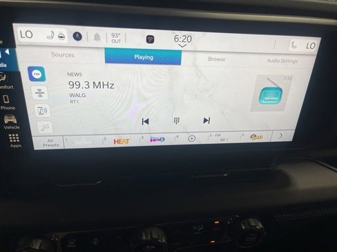 New 2025 Jeep Gladiator Sport image 17