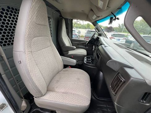 Used 2022 Chevrolet Express 2500 w/ Driver Convenience Package RWD image 26