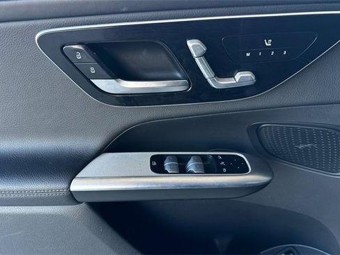 Used 2024 Mercedes-Benz GLC 300 image 11