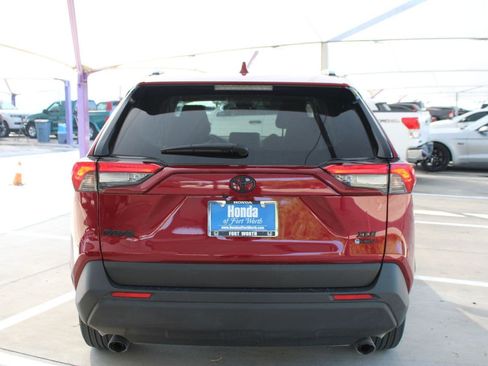Used 2025 Toyota RAV4 XLE w/ Convenience Package AWD/4WD image 4