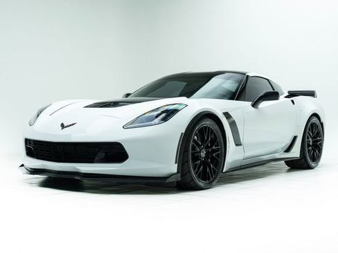 Used 2015 Chevrolet Corvette Z06 w/ 3LZ Preferred Equipment Group image 8