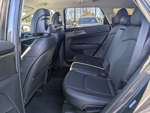 Used 2024 Kia Sportage EX image 14
