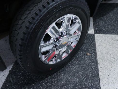 Used 2024 Chevrolet Silverado 2500 High Country w/ High Country Premium Package image 40