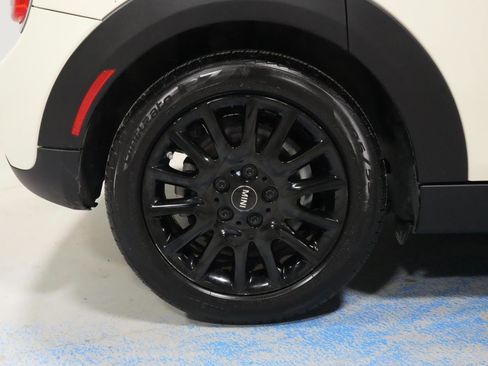 Used 2019 MINI Cooper 4-Door Hardtop image 27