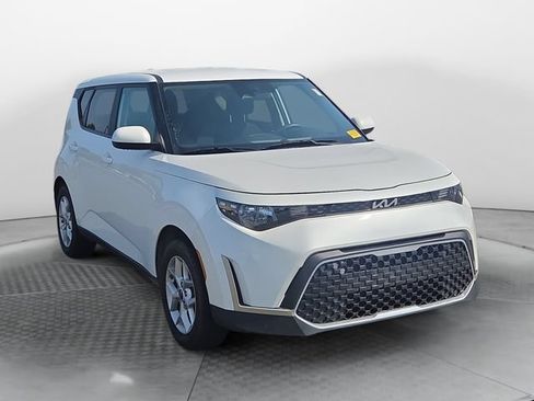 Used 2023 Kia Soul LX w/ Option Group 015 FWD image 7