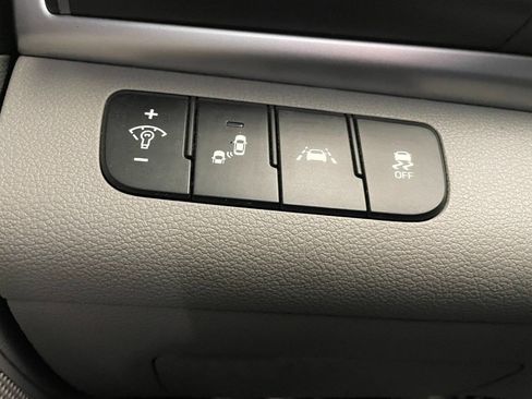 Used 2020 Hyundai Elantra SEL image 40