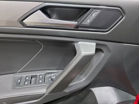 Certified 2023 Volkswagen Tiguan SE AWD/4WD image 8