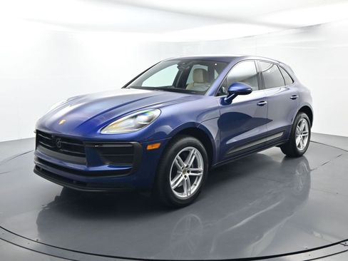 Certified 2024 Porsche Macan image 1