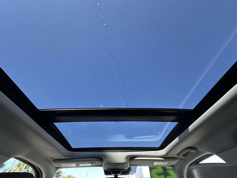 Used 2025 Ford Expedition Platinum image 32