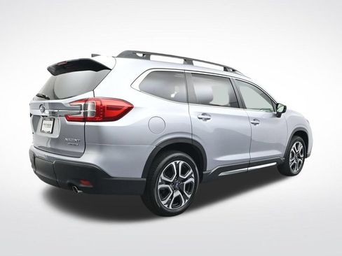Used 2025 Subaru Ascent Limited w/ Popular Package #2 AWD/4WD image 8
