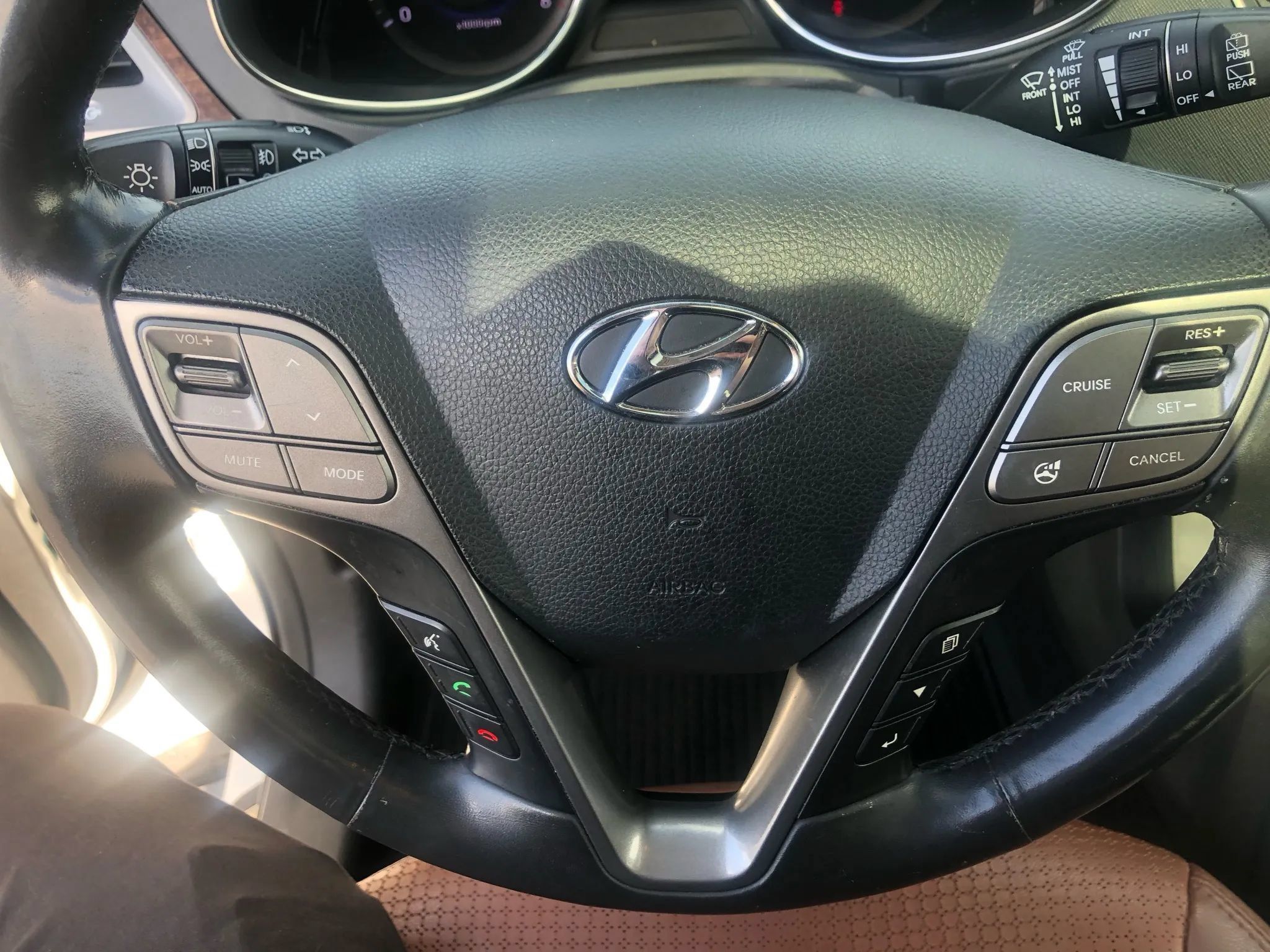 Used 2015 Hyundai Santa Fe Sport 2.0T w/ Option Group 05 FWD image 13