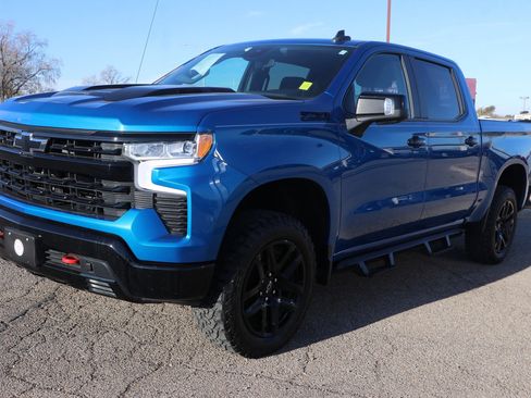 Used 2023 Chevrolet Silverado 1500 LT Trail Boss w/ Convenience Package II image 3