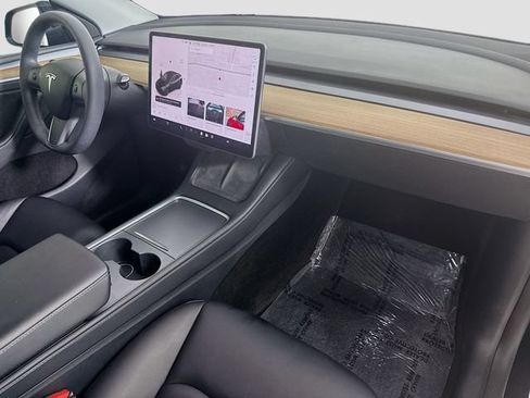 Used 2023 Tesla Model Y Long Range AWD/4WD image 28