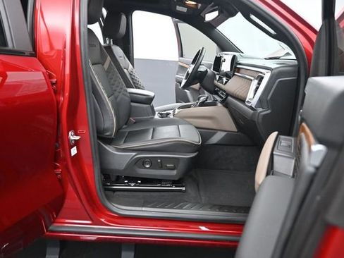 Used 2023 GMC Canyon Denali AWD/4WD image 18
