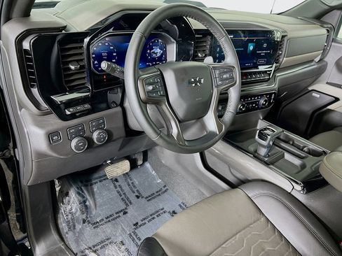 Used 2026 Chevrolet Silverado 1500 ZR2 image 9