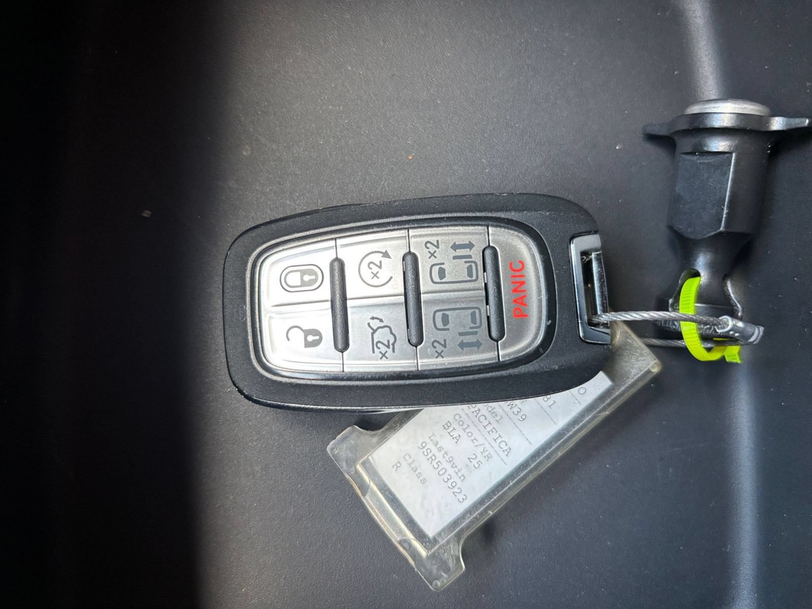 Used 2025 Chrysler Pacifica Select FWD image 26