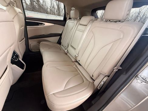 Used 2018 Lincoln MKX Premiere image 19