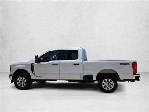 Used 2024 Ford F250 XLT w/ FX4 Off-Road Package AWD/4WD image 8