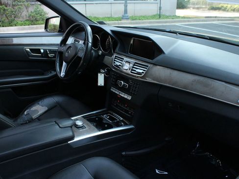 Used 2015 Mercedes-Benz E 350 4MATIC Sedan image 26