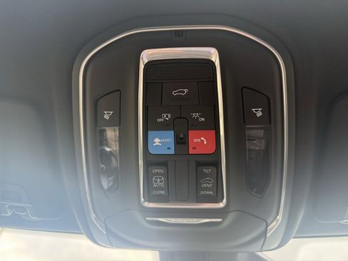 New 2025 Jeep Grand Cherokee Laredo X image 45