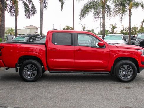 Used 2025 Nissan Frontier SV image 10