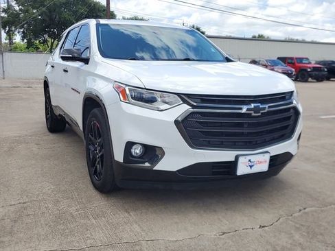Used 2019 Chevrolet Traverse Premier w/ Redline Edition FWD image 3