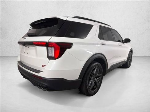 Used 2025 Ford Explorer ST w/ Sun And Sound Package AWD/4WD image 4