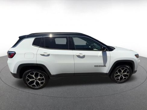 Used 2025 Jeep Compass Limited AWD/4WD image 16